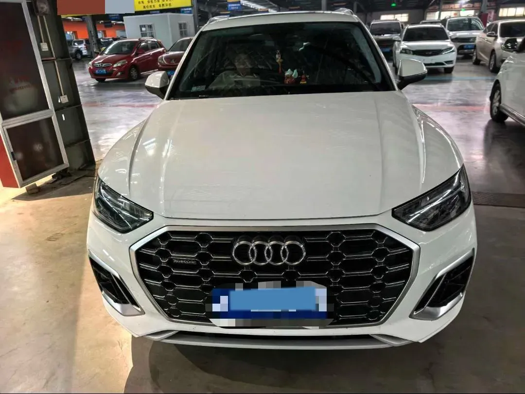 2022 Audi Q5L 2.0T 252HP L4 7DCT,autocango,china used car exporter,china ev exporter,chinese used car exporter,chinese used ev exporter