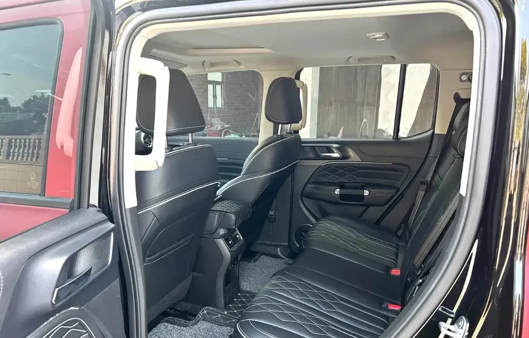 2021 Tank 300 2.0T 227HP L4 8AT,autocango,china used car exporter,china ev exporter,chinese used car exporter,chinese used ev exporter