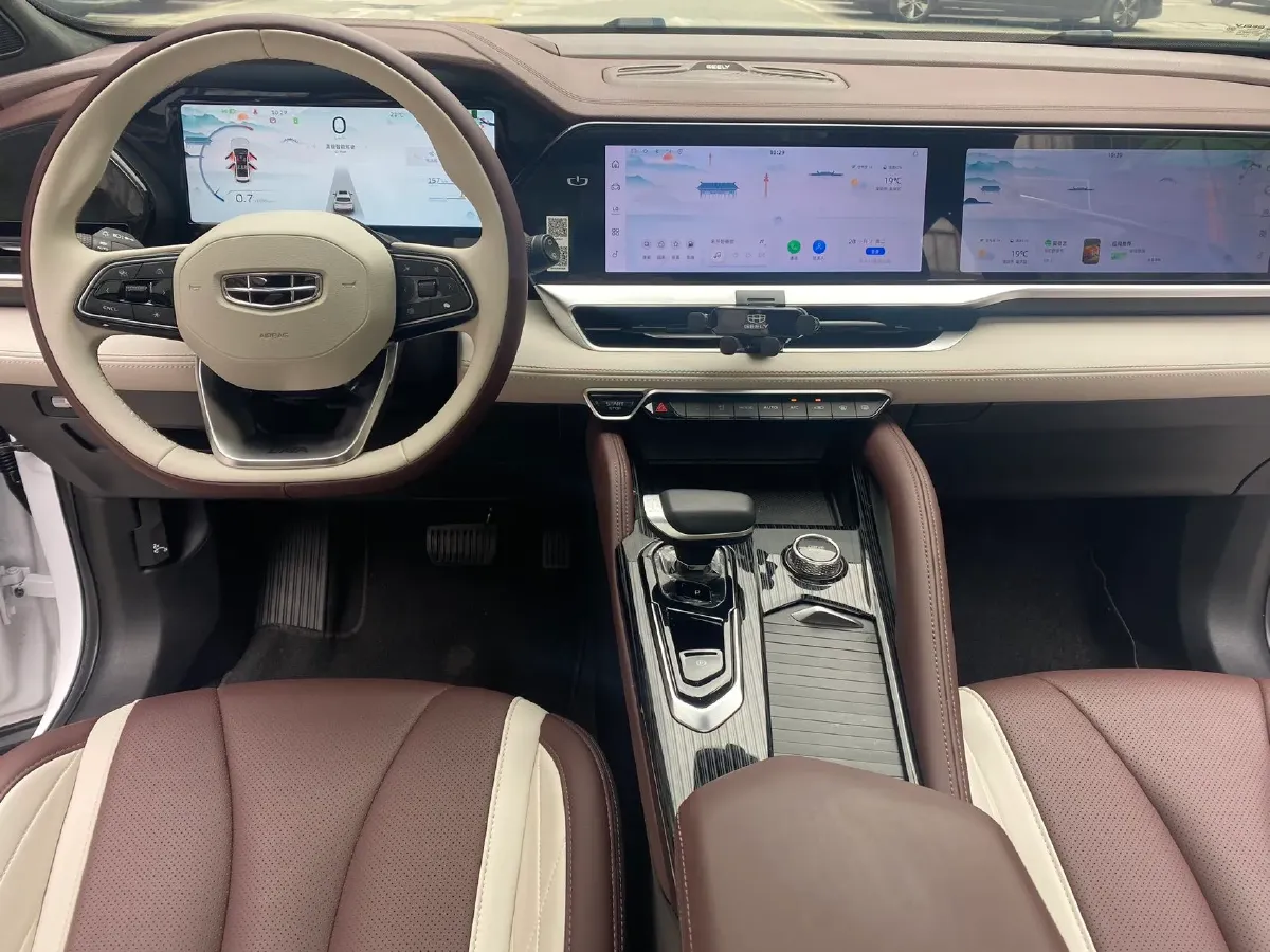 2021 Geely Monjaro 2.0T 218HP L4 7DCT,autocango,china used car exporter,china ev exporter,chinese used car exporter,chinese used ev exporter