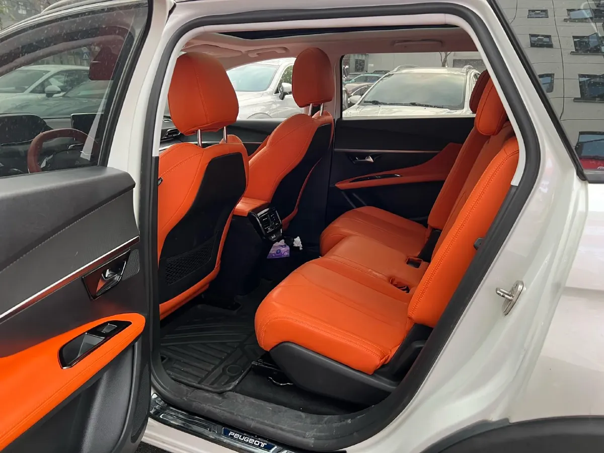 2017 Peugeot 5008 1.6T 167HP L4 6AT,autocango,china used car exporter,china ev exporter,chinese used car exporter,chinese used ev exporter