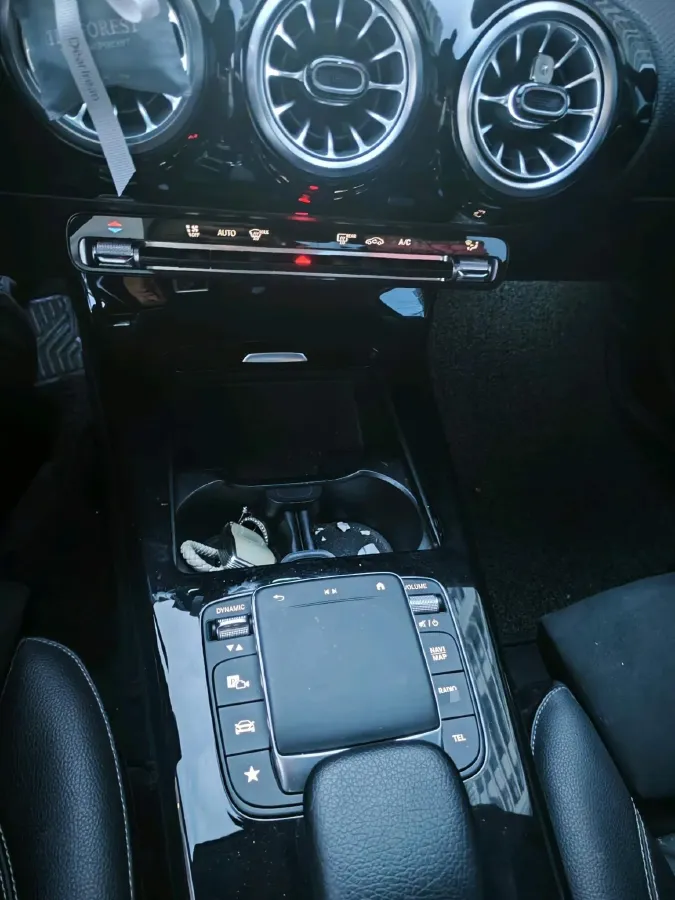 2021 Mercedes-Benz A Class 1.3T 163HP L4 7DCT,autocango,china used car exporter,china ev exporter,chinese used car exporter,chinese used ev exporter