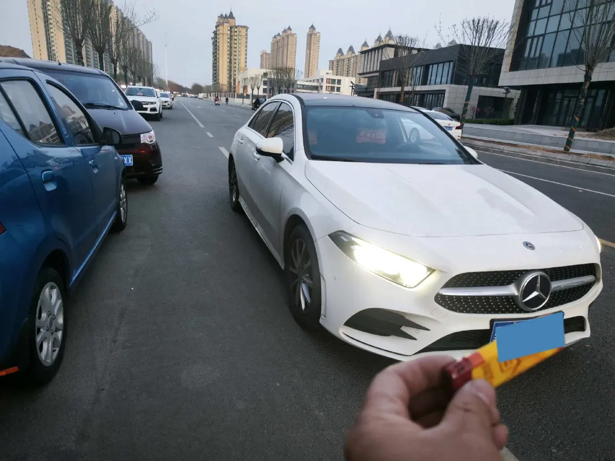 2021 Mercedes-Benz A Class 1.3T 163HP L4 7DCT,autocango,china used car exporter,china ev exporter,chinese used car exporter,chinese used ev exporter