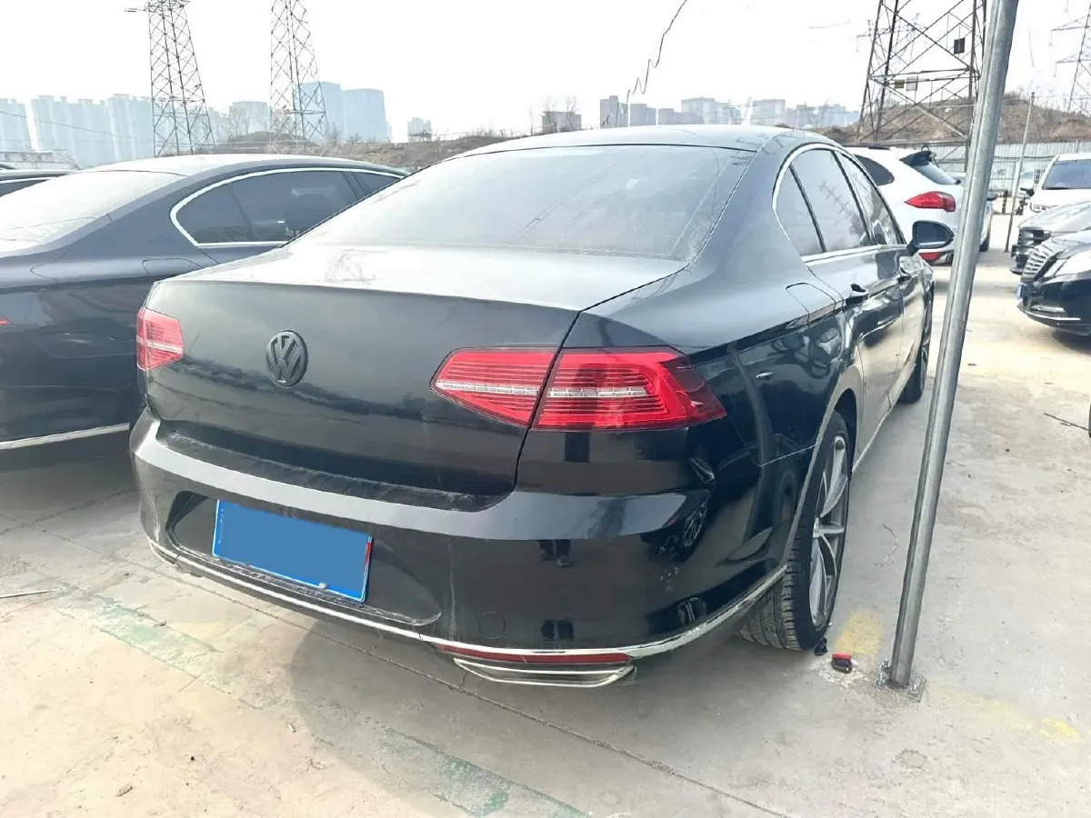 2017 Volkswagen Magotan 1.8T 180HP L4 7DCT,autocango,china used car exporter,china ev exporter,chinese used car exporter,chinese used ev exporter