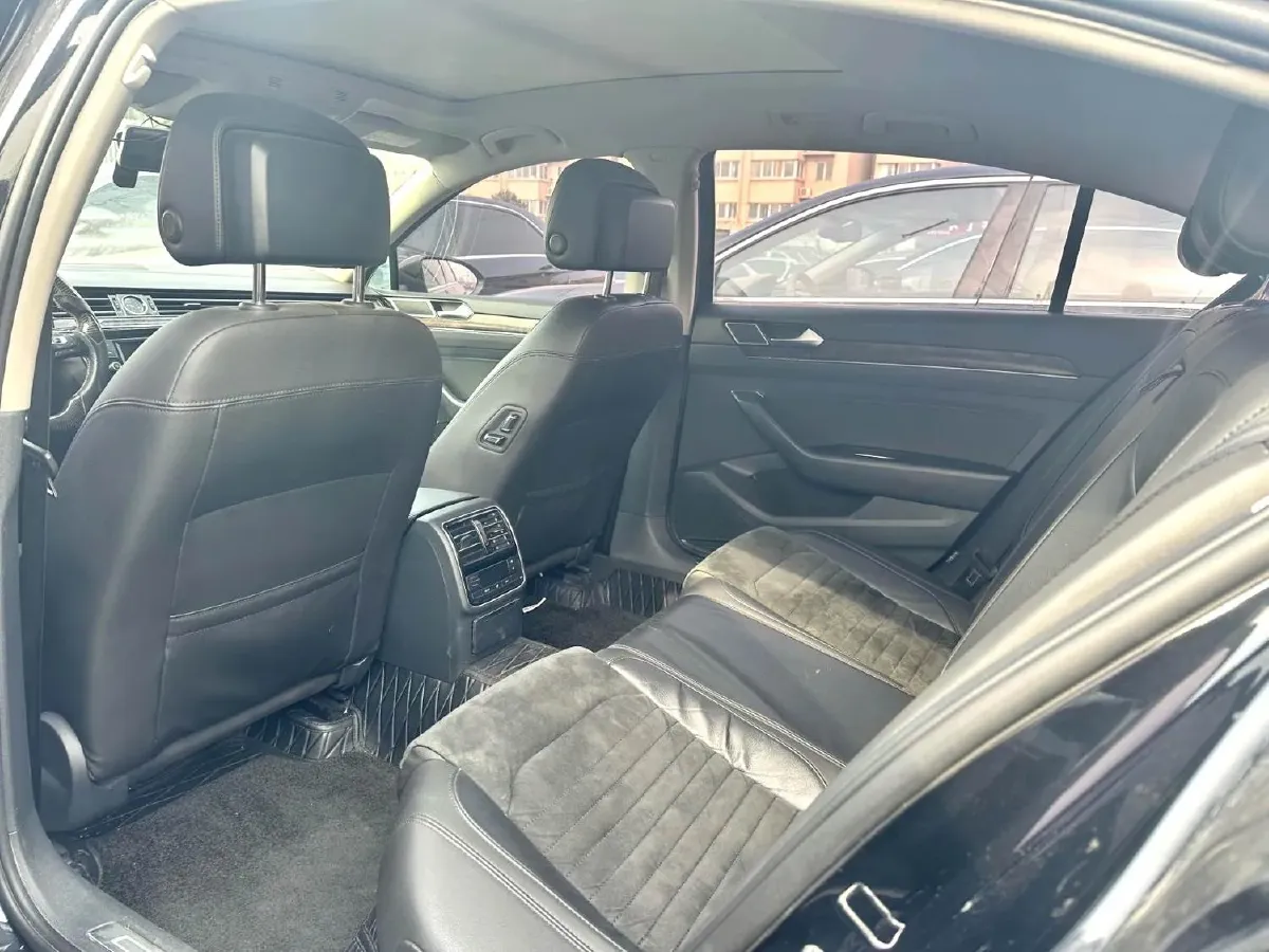 2017 Volkswagen Magotan 1.8T 180HP L4 7DCT,autocango,china used car exporter,china ev exporter,chinese used car exporter,chinese used ev exporter