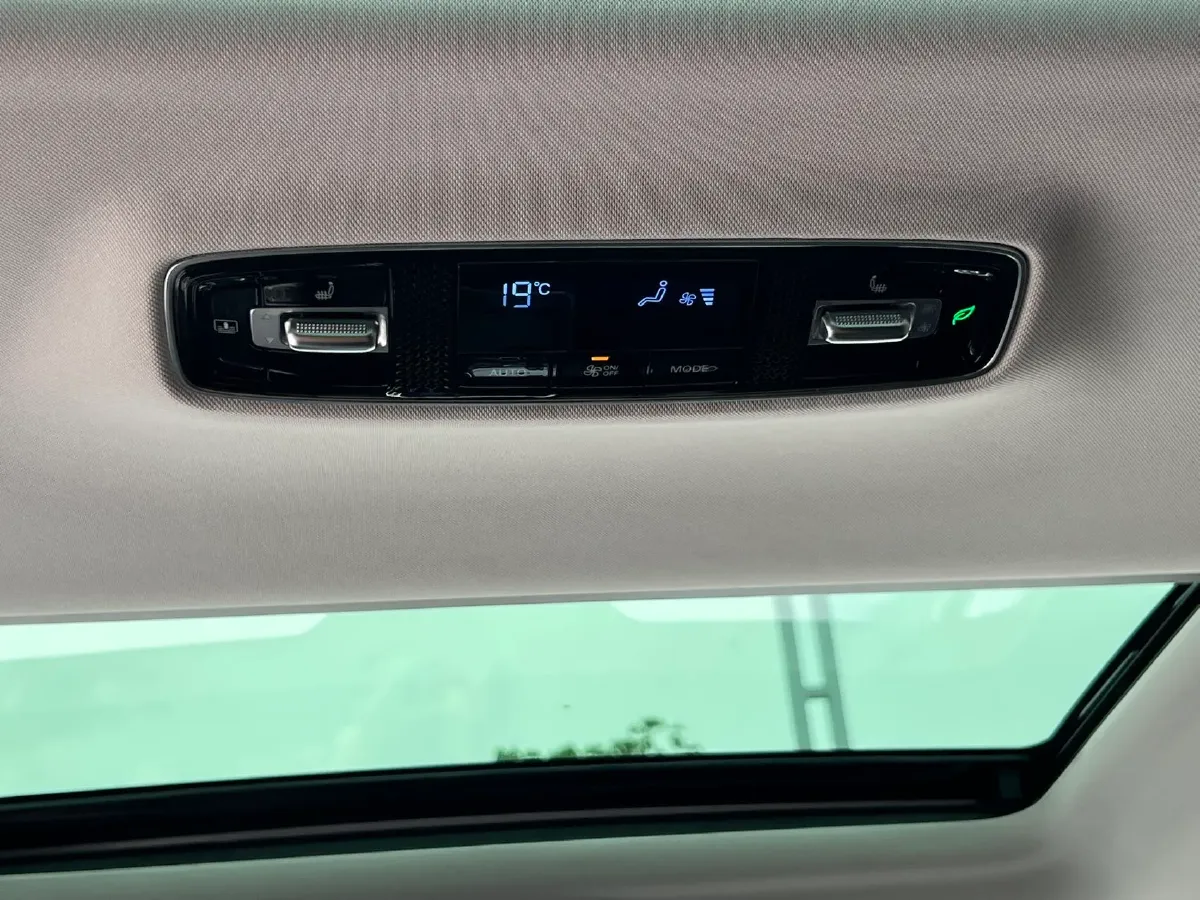 2021 Roewe iMAX8 2.0T 234HP L4 8AT,autocango,china used car exporter,china ev exporter,chinese used car exporter,chinese used ev exporter