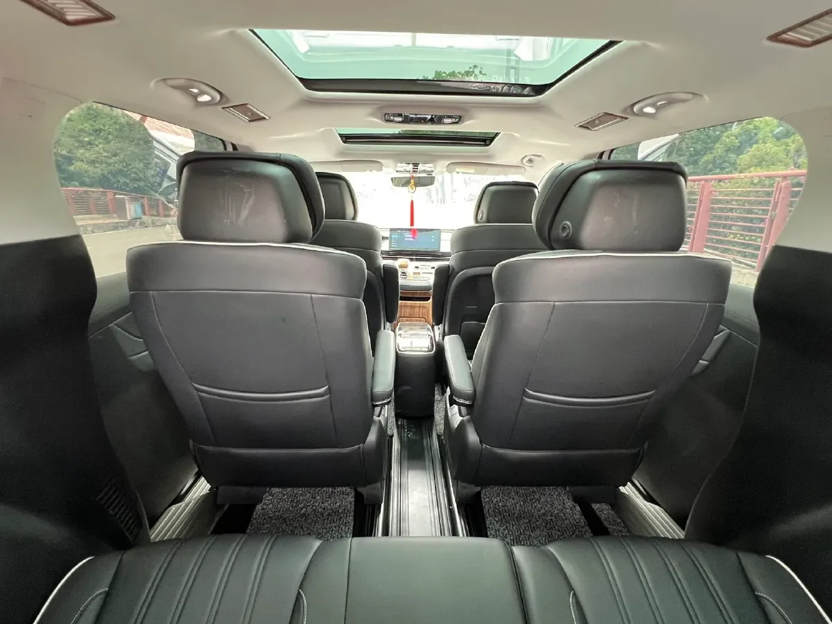 2021 Roewe iMAX8 2.0T 234HP L4 8AT,autocango,china used car exporter,china ev exporter,chinese used car exporter,chinese used ev exporter