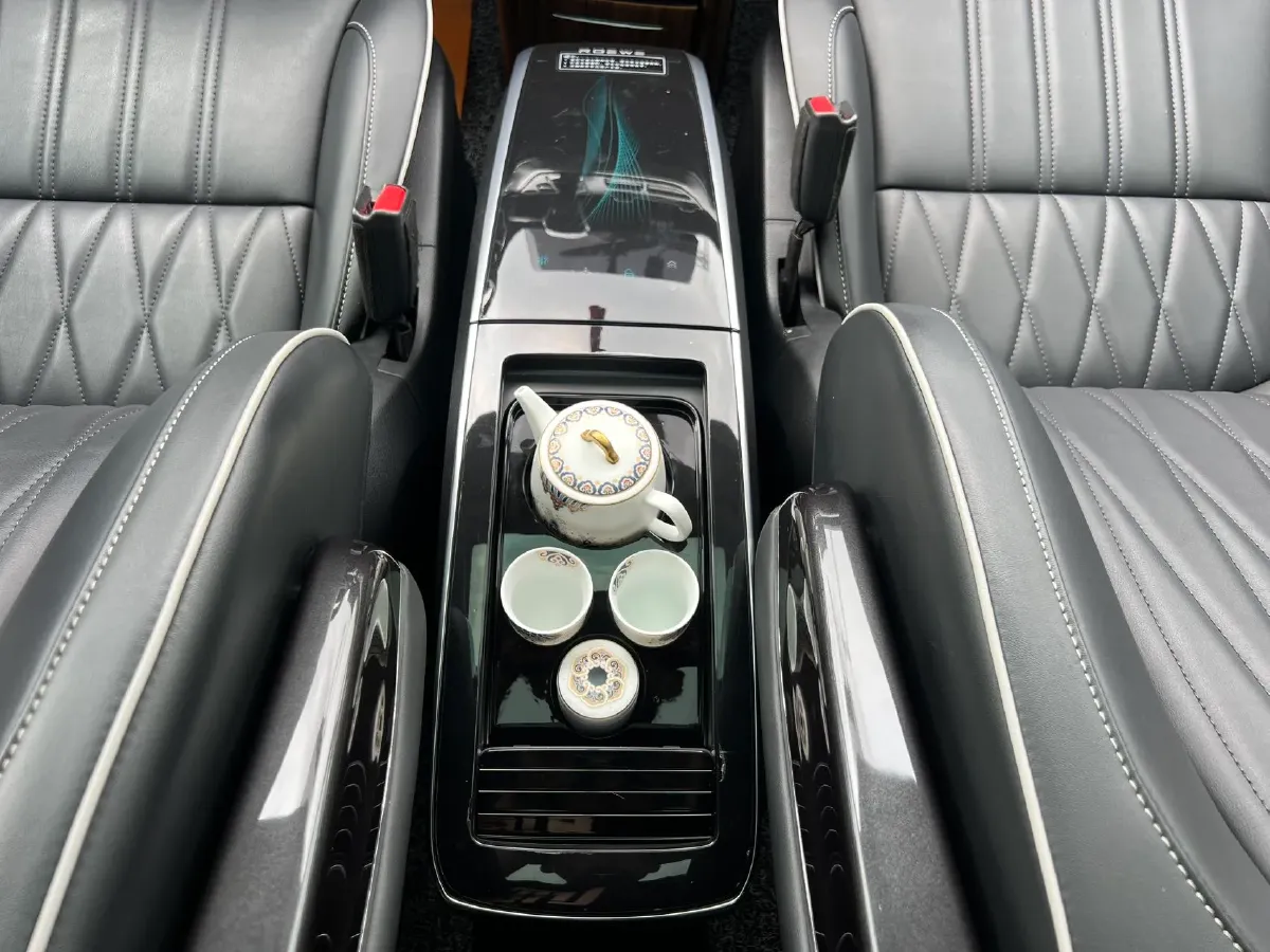 2021 Roewe iMAX8 2.0T 234HP L4 8AT,autocango,china used car exporter,china ev exporter,chinese used car exporter,chinese used ev exporter