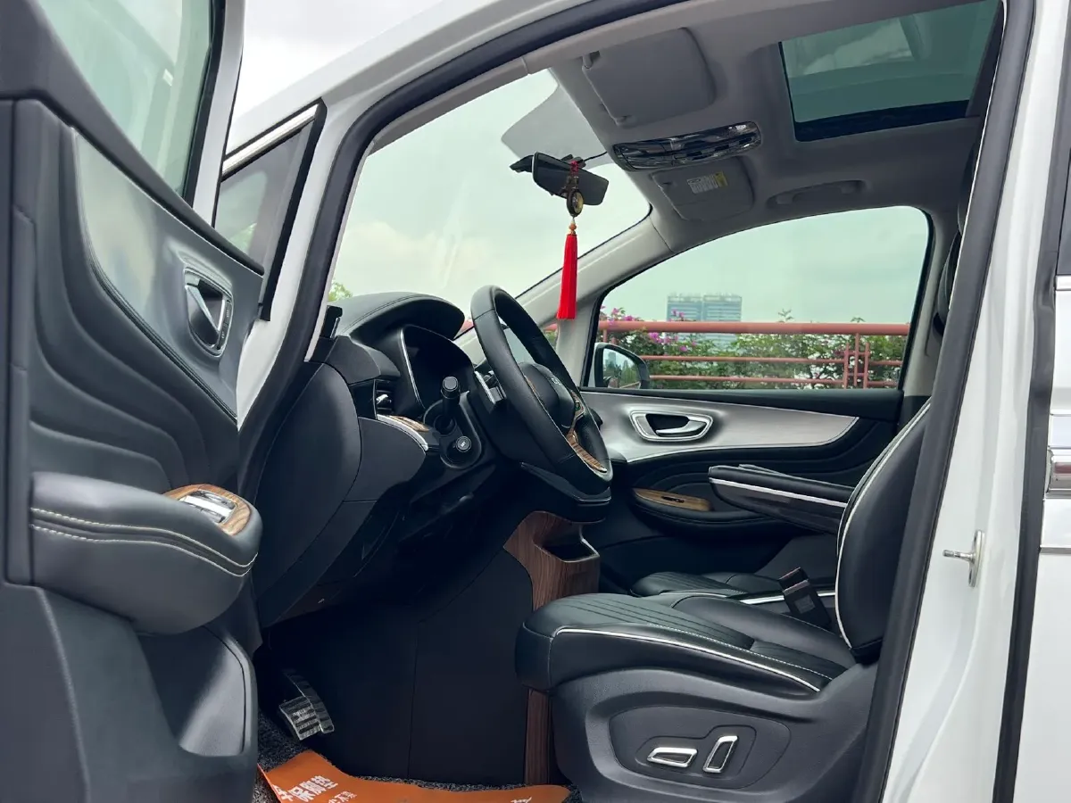 2021 Roewe iMAX8 2.0T 234HP L4 8AT,autocango,china used car exporter,china ev exporter,chinese used car exporter,chinese used ev exporter