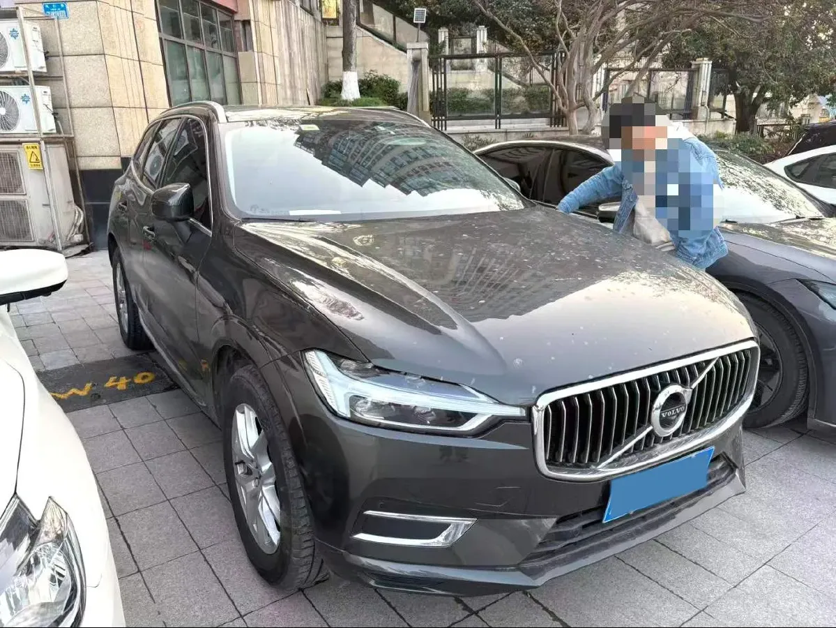 2020 Volvo XC60 2.0T 254HP L4 8AT,autocango,china used car exporter,china ev exporter,chinese used car exporter,chinese used ev exporter