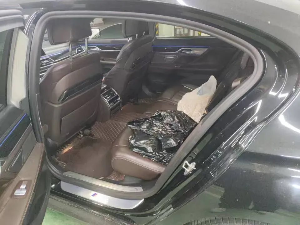 2021 BMW 7 Series 2.0T 265HP L4 8AT,autocango,china used car exporter,china ev exporter,chinese used car exporter,chinese used ev exporter