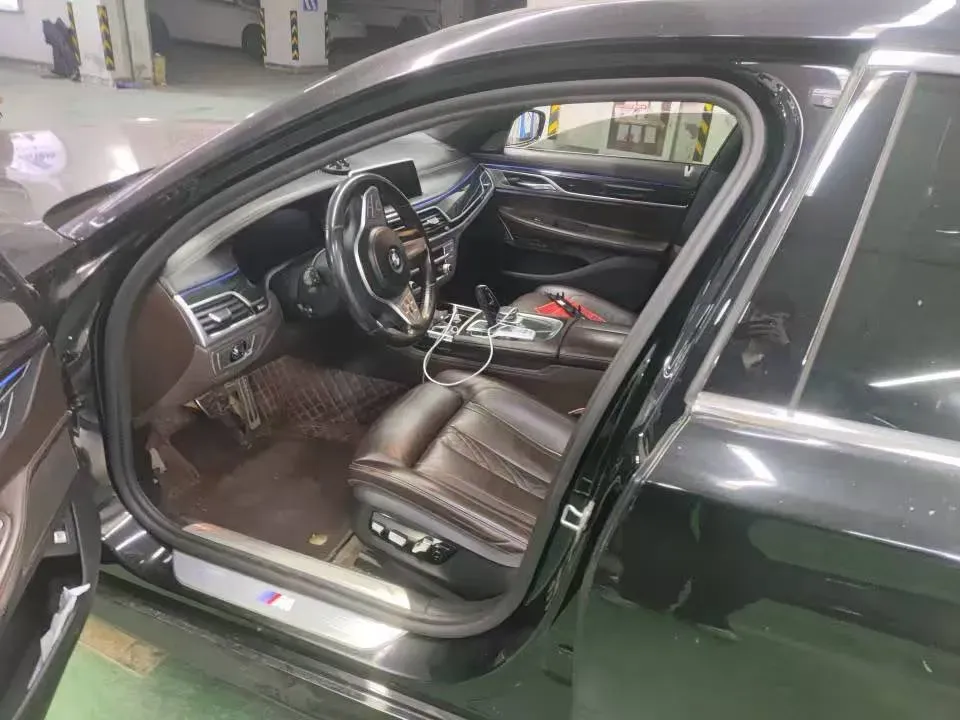 2021 BMW 7 Series 2.0T 265HP L4 8AT,autocango,china used car exporter,china ev exporter,chinese used car exporter,chinese used ev exporter