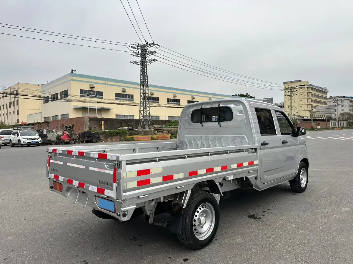 2023 WuLing RongGuang New Truck 1.5L 102HP L4 5MT,autocango,china used car exporter,china ev exporter,chinese used car exporter,chinese used ev exporter