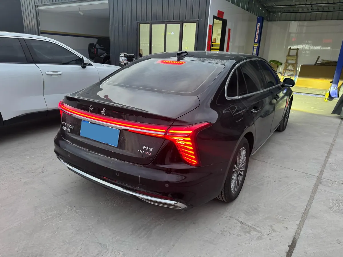 2024 HongQi H5 2.0T 224HP L4 8AT,autocango,china used car exporter,china ev exporter,chinese used car exporter,chinese used ev exporter
