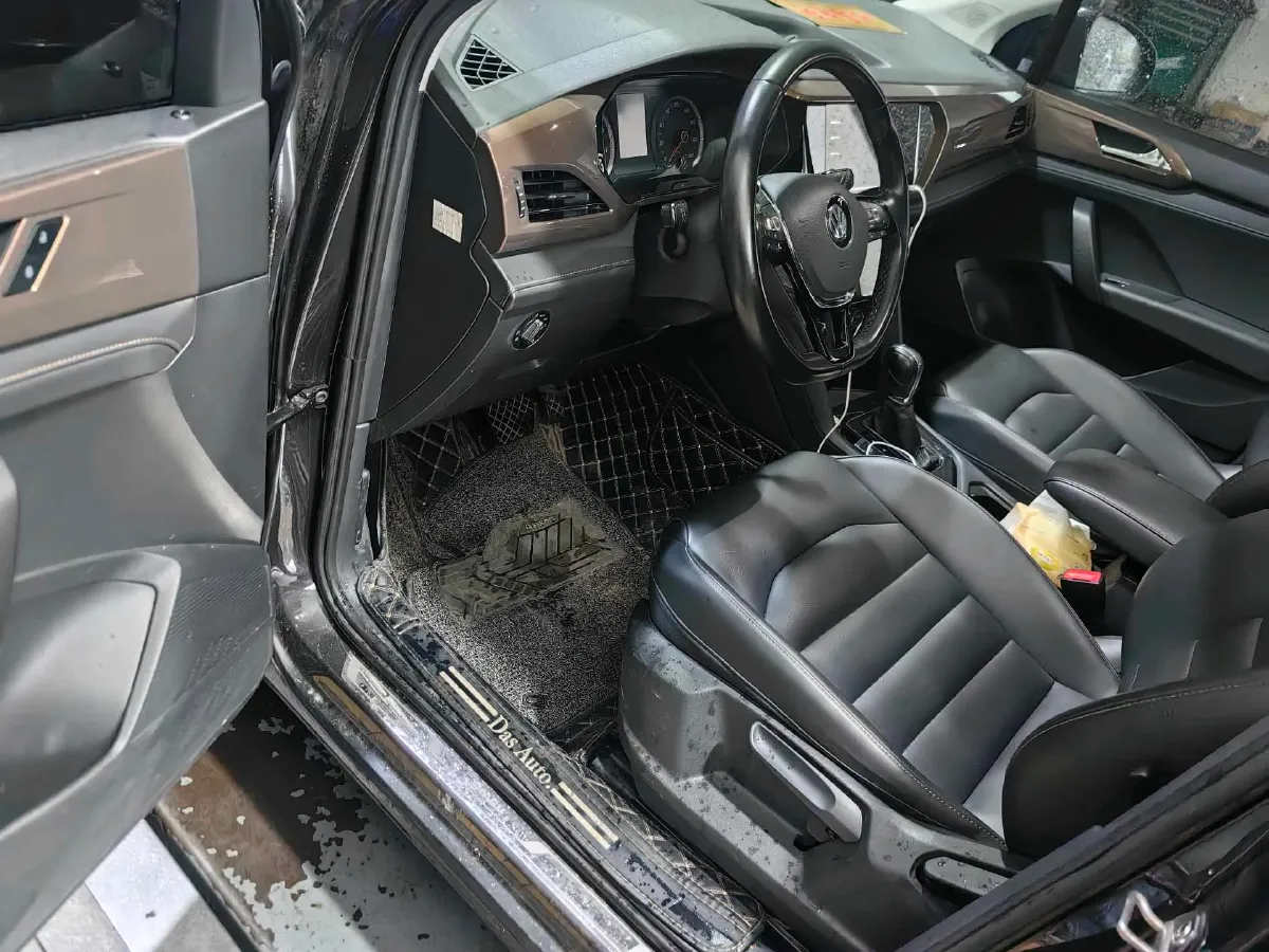 2019 MINI MINI 1.5T 102HP L3 7DCT,autocango,china used car exporter,china ev exporter,chinese used car exporter,chinese used ev exporter