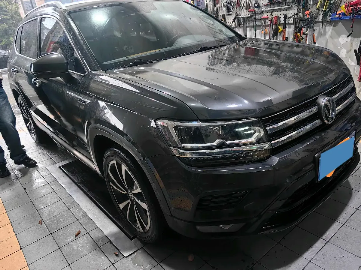 2019 MINI MINI 1.5T 102HP L3 7DCT,autocango,china used car exporter,china ev exporter,chinese used car exporter,chinese used ev exporter