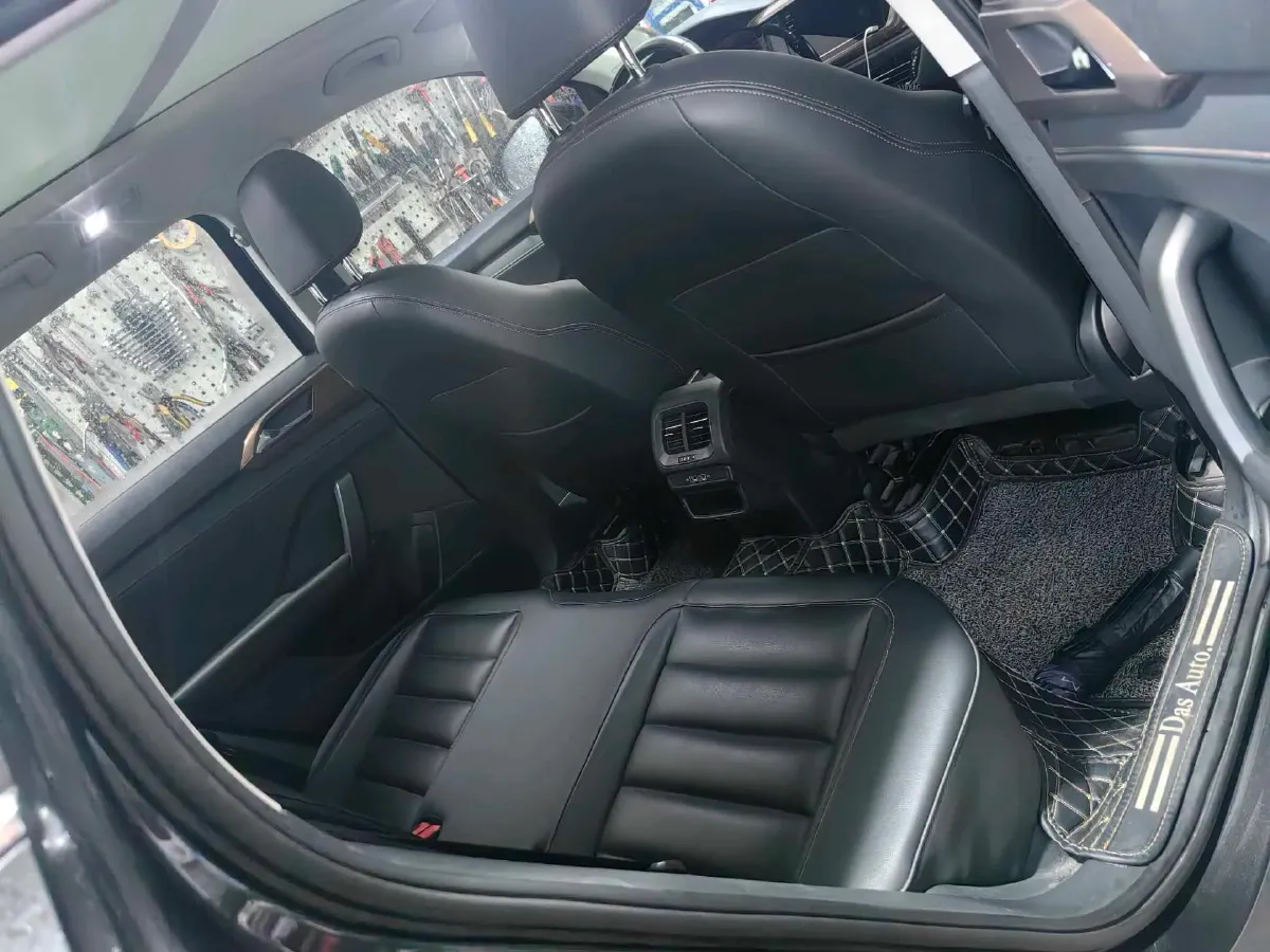 2019 MINI MINI 1.5T 102HP L3 7DCT,autocango,china used car exporter,china ev exporter,chinese used car exporter,chinese used ev exporter