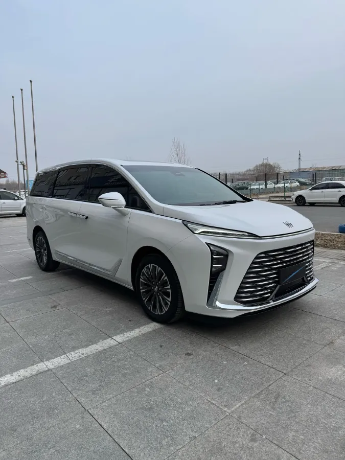 2025 Buick GL8 2.0T 237HP L4 9AT,autocango,china used car exporter,china ev exporter,chinese used car exporter,chinese used ev exporter