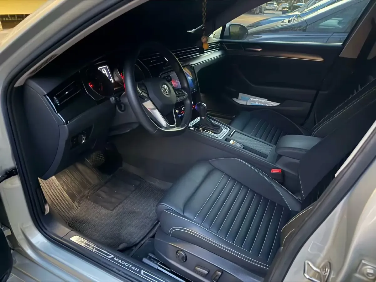 2020 Volkswagen Magotan 2.0T 186HP L4 7DCT,autocango,china used car exporter,china ev exporter,chinese used car exporter,chinese used ev exporter