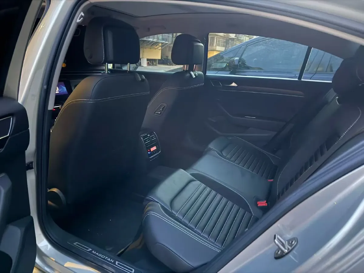 2020 Volkswagen Magotan 2.0T 186HP L4 7DCT,autocango,china used car exporter,china ev exporter,chinese used car exporter,chinese used ev exporter