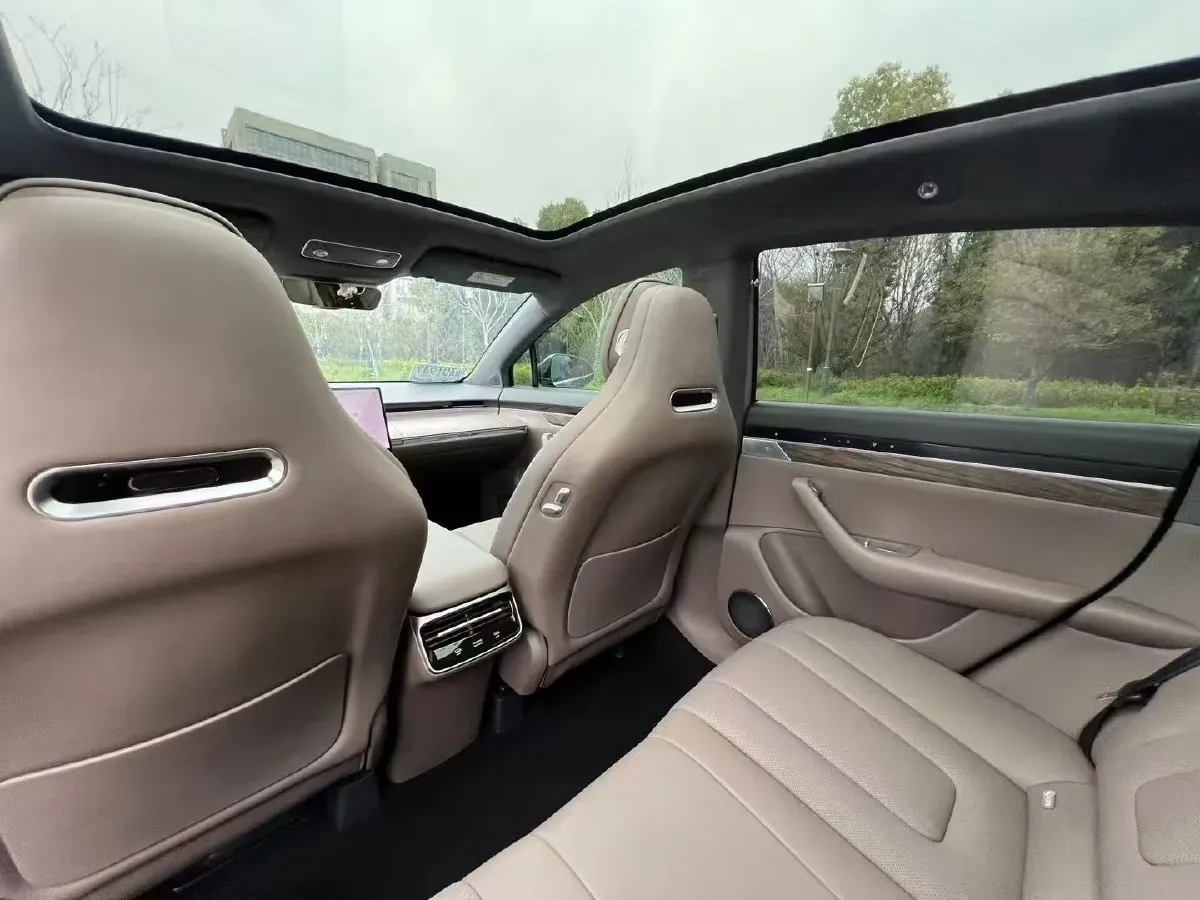 2025 Luxeed R7 REEV 156HP REEV 37KWH,autocango,china used car exporter,china ev exporter,chinese used car exporter,chinese used ev exporter