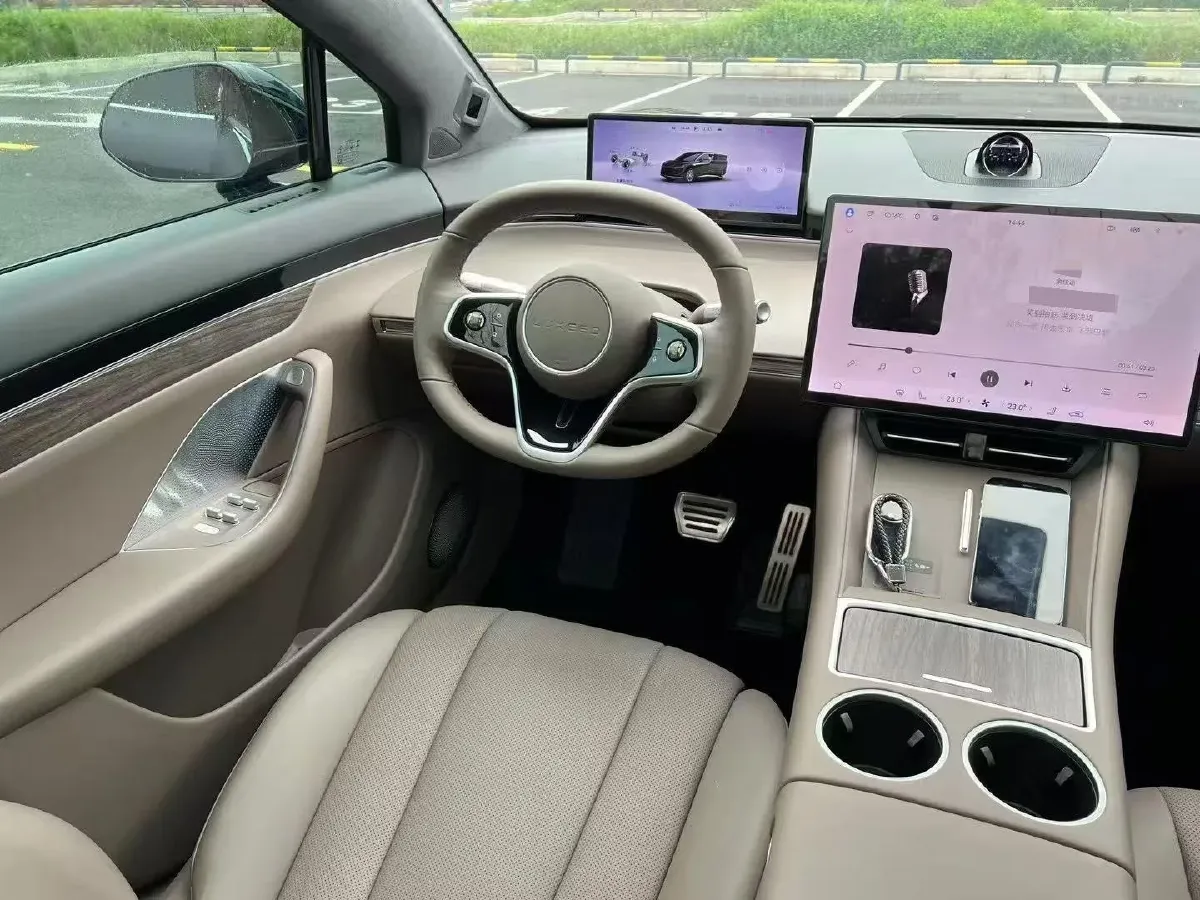 2025 Luxeed R7 REEV 156HP REEV 37KWH,autocango,china used car exporter,china ev exporter,chinese used car exporter,chinese used ev exporter