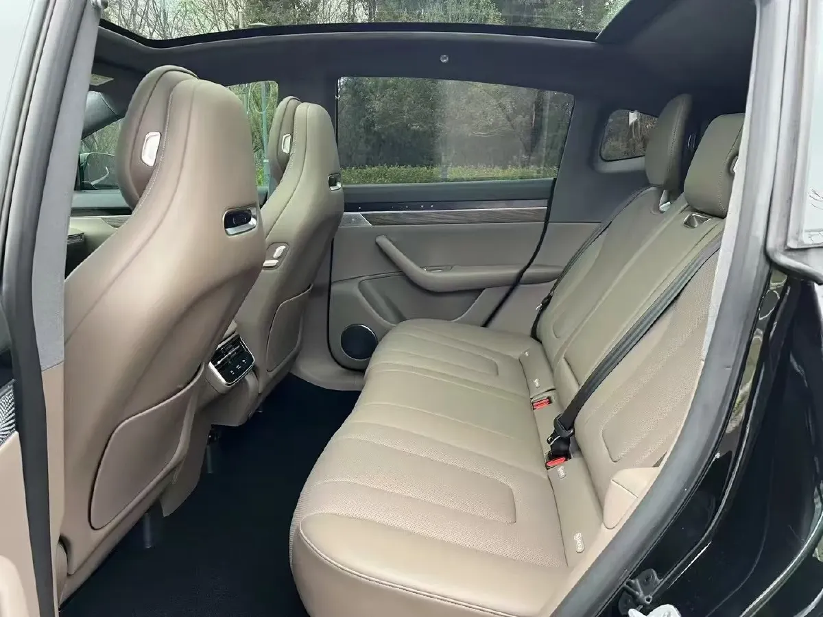 2025 Luxeed R7 REEV 156HP REEV 37KWH,autocango,china used car exporter,china ev exporter,chinese used car exporter,chinese used ev exporter