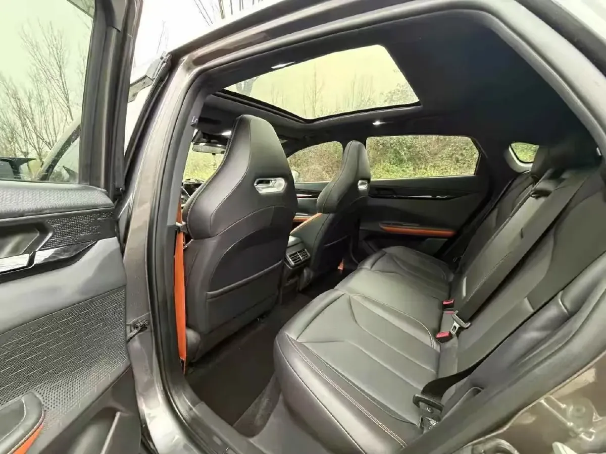 2022 ChangAn UNI-V 1.5T 188HP L4 7DCT,autocango,china used car exporter,china ev exporter,chinese used car exporter,chinese used ev exporter