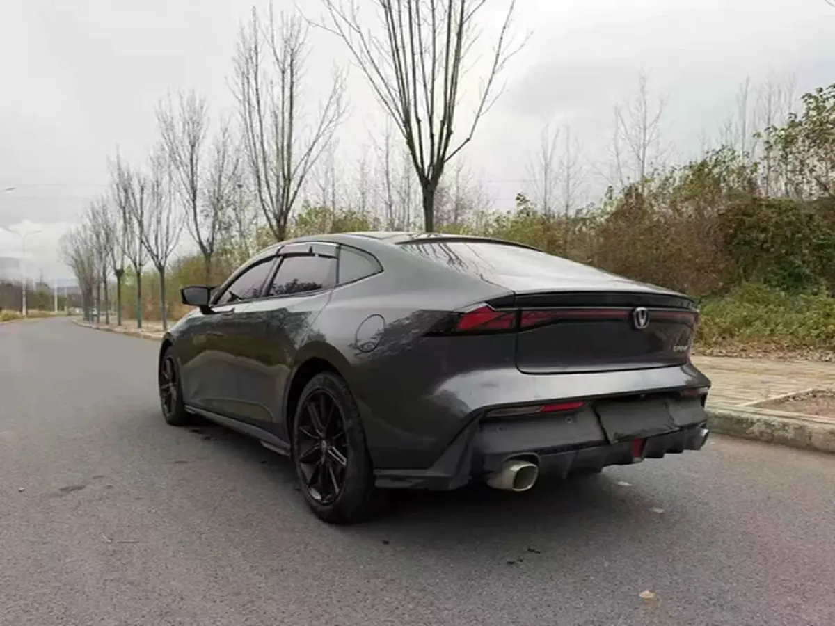 2022 ChangAn UNI-V 1.5T 188HP L4 7DCT,autocango,china used car exporter,china ev exporter,chinese used car exporter,chinese used ev exporter