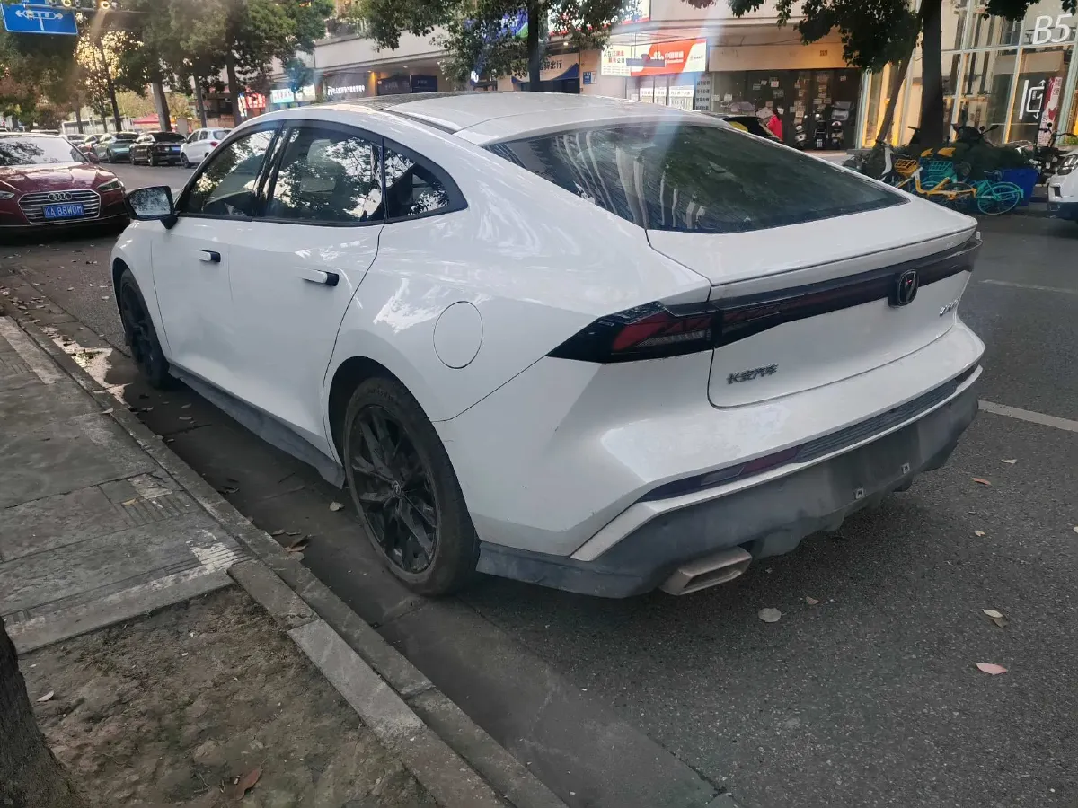 2024 ChangAn UNI-V 1.5T 188HP L4 7DCT,autocango,china used car exporter,china ev exporter,chinese used car exporter,chinese used ev exporter