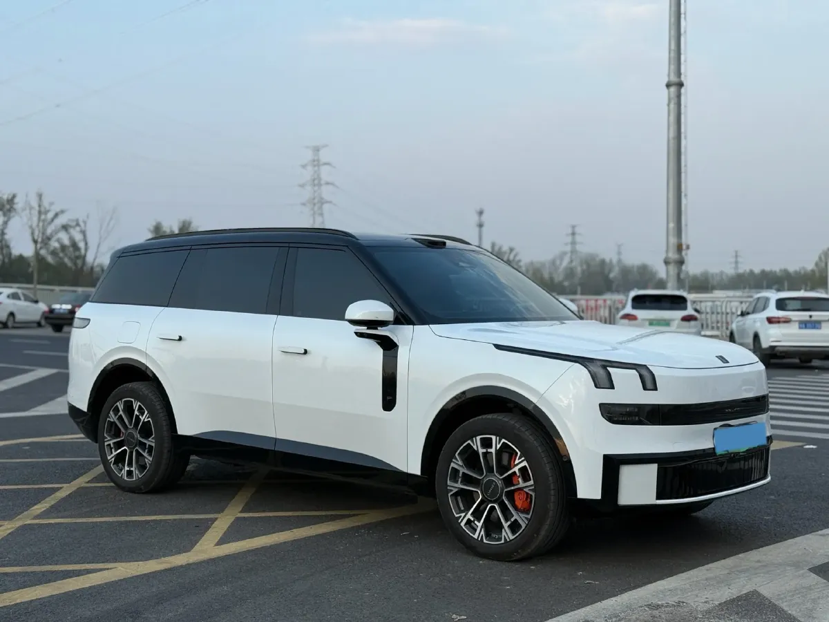 2025 LYNK&CO 900 1.5T 190HP L4 3DHT PHEV 43.3KWH,autocango,china used car exporter,china ev exporter,chinese used car exporter,chinese used ev exporter