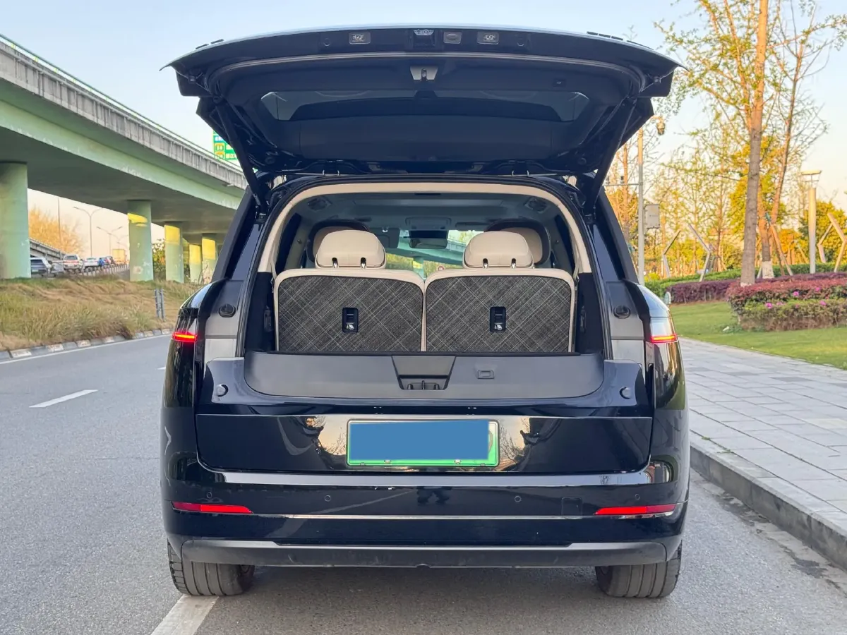 2025 LYNK&CO 900 1.5T 190HP L4 3DHT PHEV 43.3KWH,autocango,china used car exporter,china ev exporter,chinese used car exporter,chinese used ev exporter