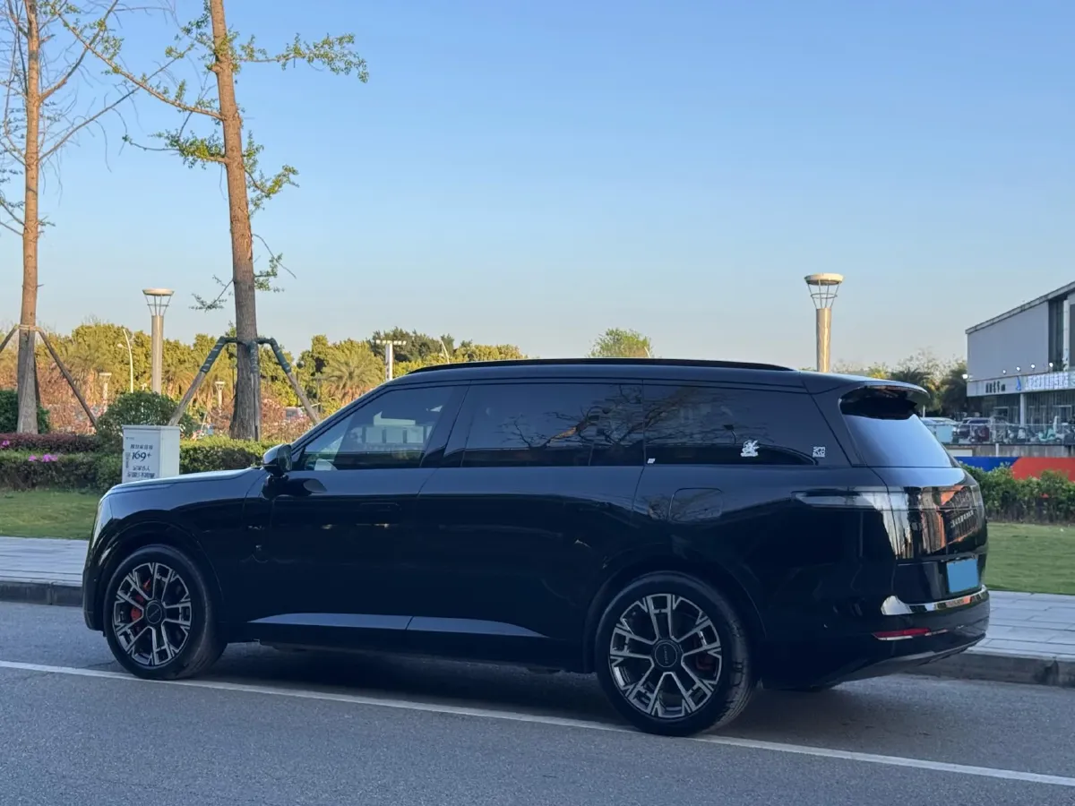 2025 LYNK&CO 900 1.5T 190HP L4 3DHT PHEV 43.3KWH,autocango,china used car exporter,china ev exporter,chinese used car exporter,chinese used ev exporter