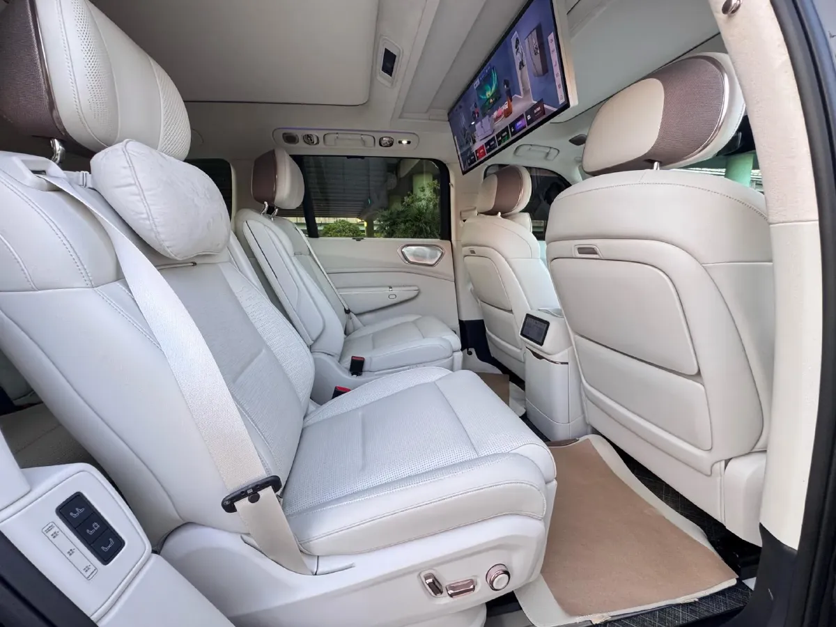 2025 LYNK&CO 900 1.5T 190HP L4 3DHT PHEV 43.3KWH,autocango,china used car exporter,china ev exporter,chinese used car exporter,chinese used ev exporter