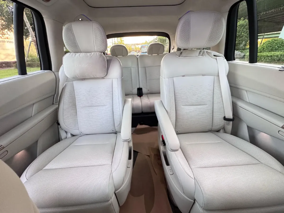 2025 LYNK&CO 900 1.5T 190HP L4 3DHT PHEV 43.3KWH,autocango,china used car exporter,china ev exporter,chinese used car exporter,chinese used ev exporter