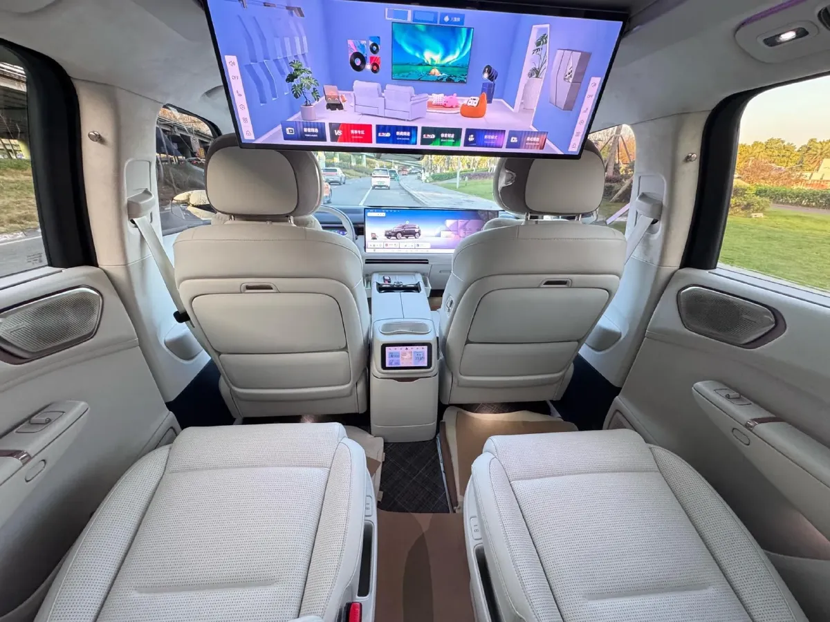 2025 LYNK&CO 900 1.5T 190HP L4 3DHT PHEV 43.3KWH,autocango,china used car exporter,china ev exporter,chinese used car exporter,chinese used ev exporter