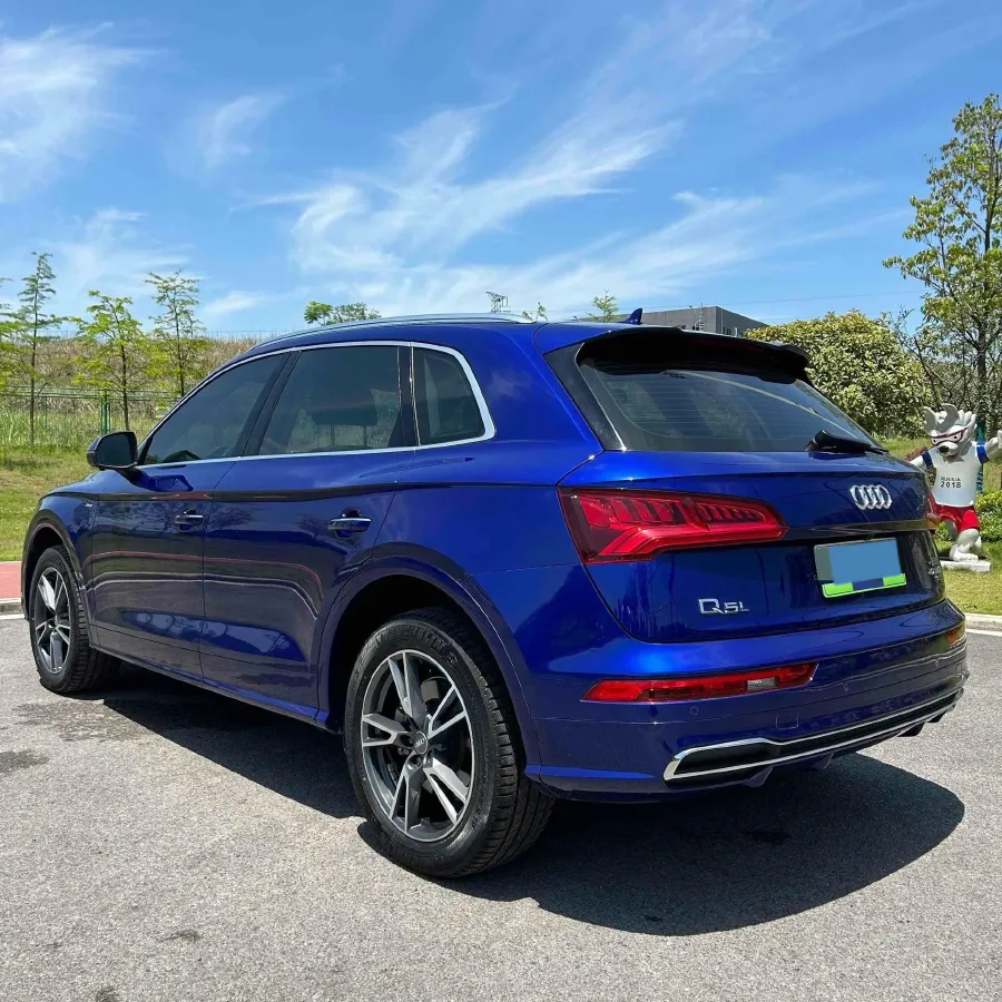 2020 Audi Q5L 2.0T 190HP L4 7DCT,autocango,china used car exporter,china ev exporter,chinese used car exporter,chinese used ev exporter