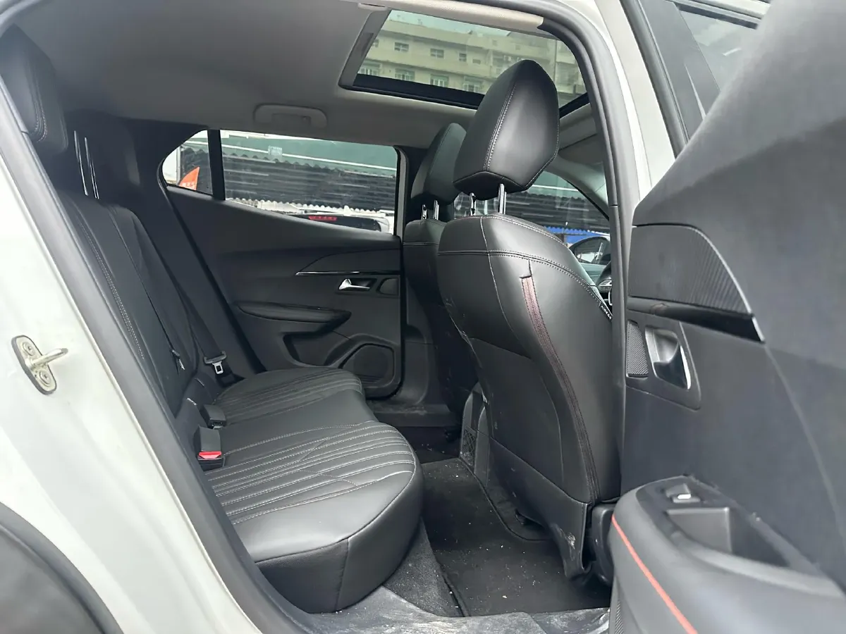 2022 Peugeot 2008 1.2T 136HP L3 6DCT,autocango,china used car exporter,china ev exporter,chinese used car exporter,chinese used ev exporter