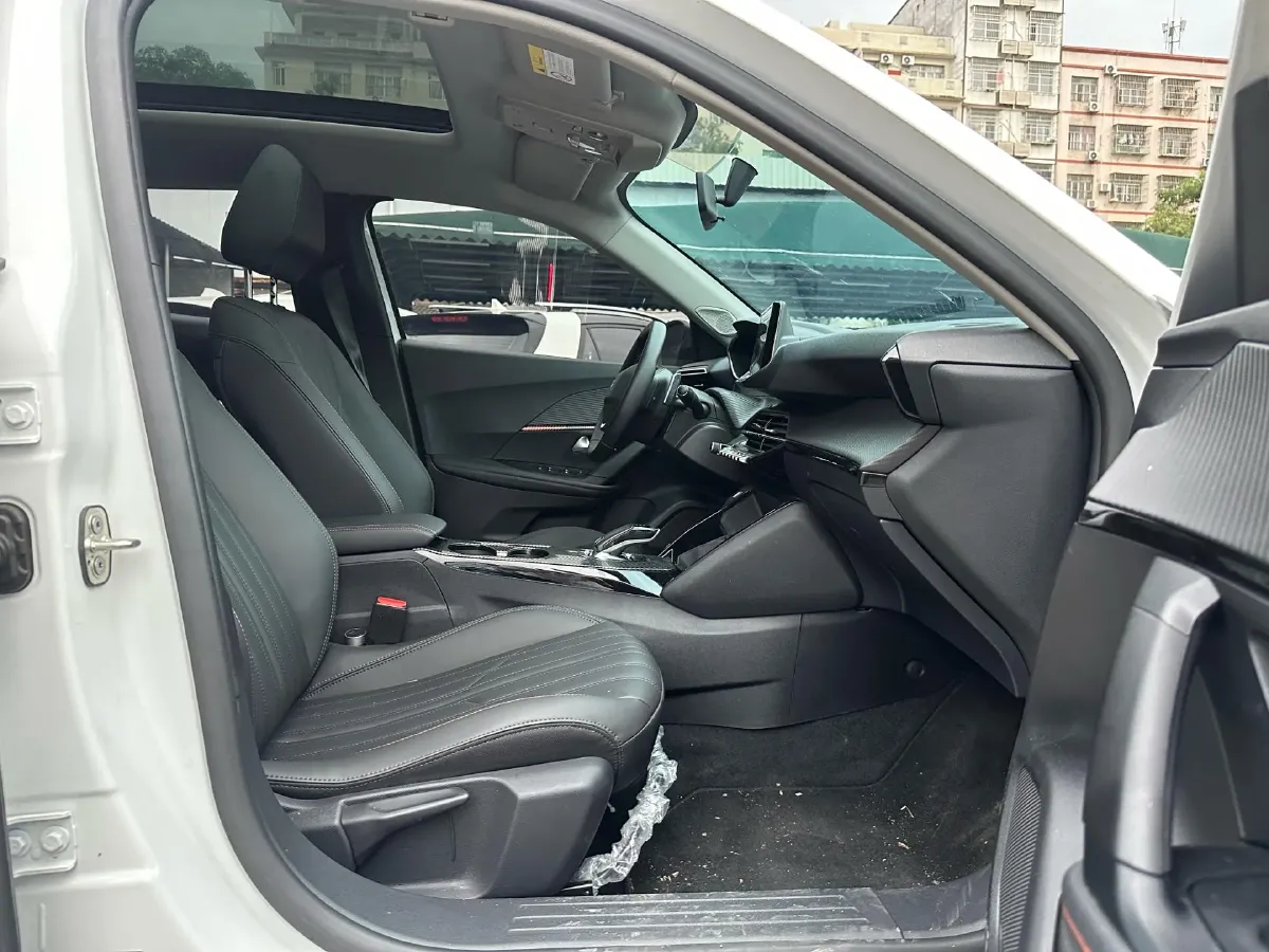 2022 Peugeot 2008 1.2T 136HP L3 6DCT,autocango,china used car exporter,china ev exporter,chinese used car exporter,chinese used ev exporter