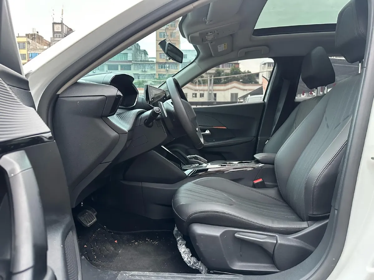 2022 Peugeot 2008 1.2T 136HP L3 6DCT,autocango,china used car exporter,china ev exporter,chinese used car exporter,chinese used ev exporter