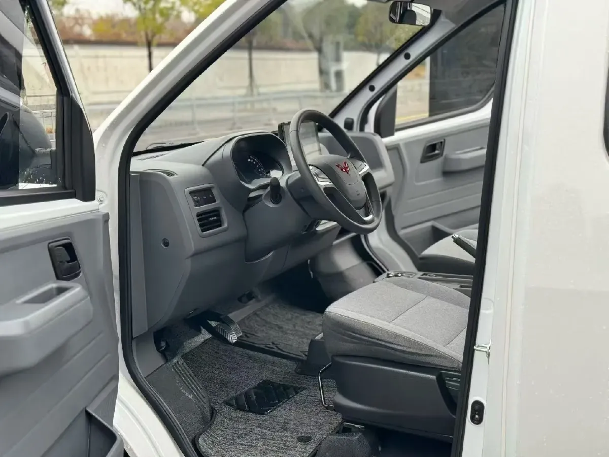 2024 WuLing YangGuang BEV 41.9KWH,autocango,china used car exporter,china ev exporter,chinese used car exporter,chinese used ev exporter