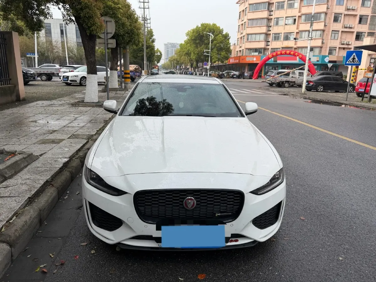 2022 Jaguar XEL 2.0T 250HP L4 8AT,autocango,china used car exporter,china ev exporter,chinese used car exporter,chinese used ev exporter
