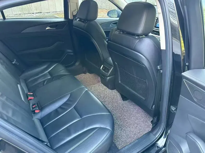 2020 HongQi H5 1.8T 197HP L4 6AT,autocango,china used car exporter,china ev exporter,chinese used car exporter,chinese used ev exporter