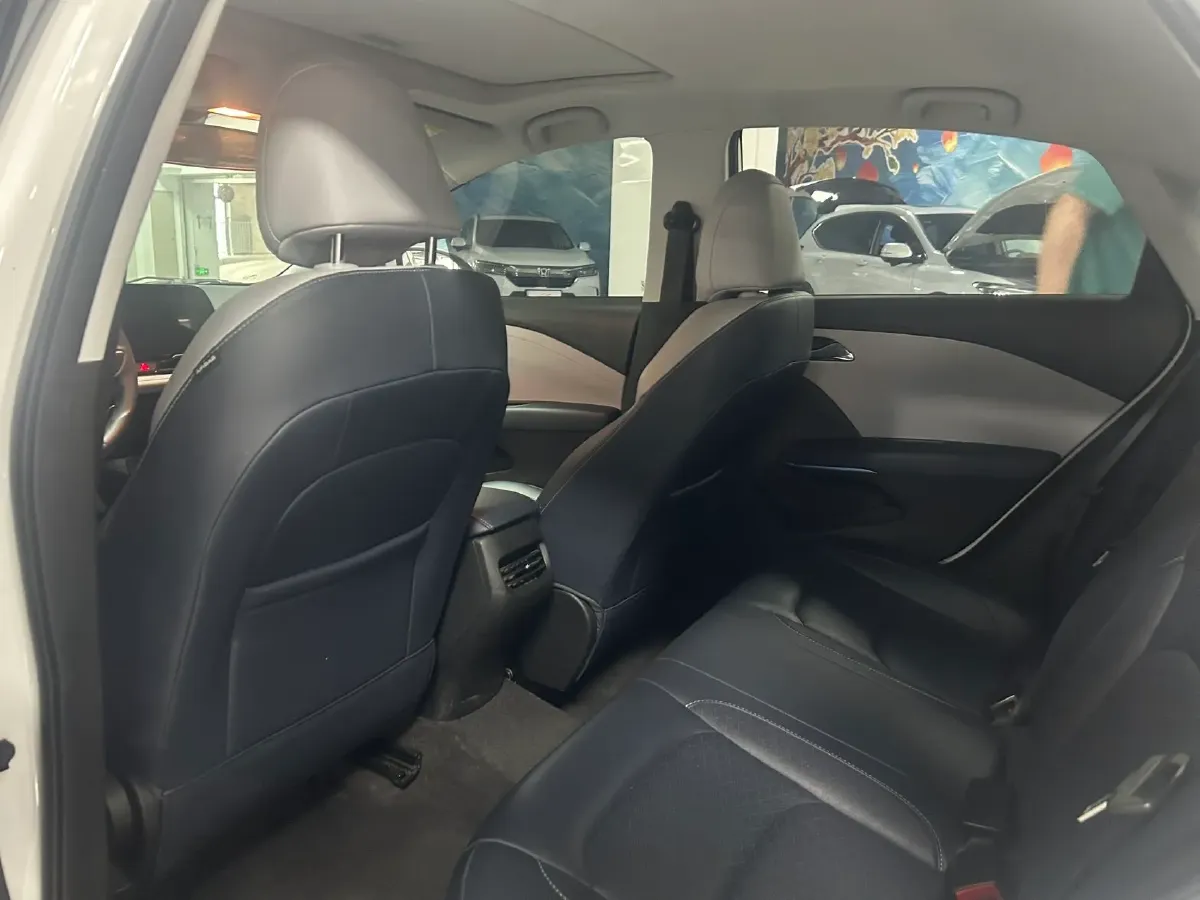 2024 Chevrolet Monza 1.5L 113HP L4 6DCT,autocango,china used car exporter,china ev exporter,chinese used car exporter,chinese used ev exporter