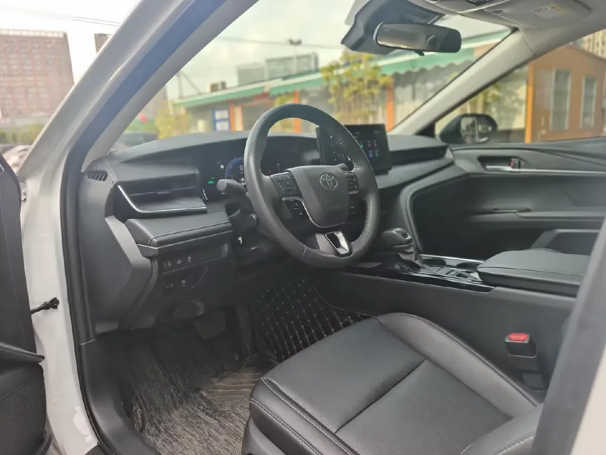 2024 Toyota Camry 2.0L 152HP L4 E-CVT Hybrid,autocango,china used car exporter,china ev exporter,chinese used car exporter,chinese used ev exporter