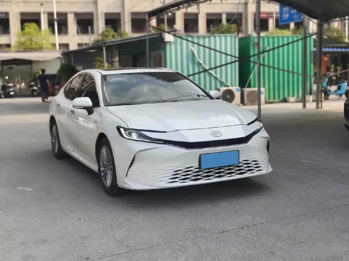 2024 Toyota Camry 2.0L 152HP L4 E-CVT Hybrid,autocango,china used car exporter,china ev exporter,chinese used car exporter,chinese used ev exporter