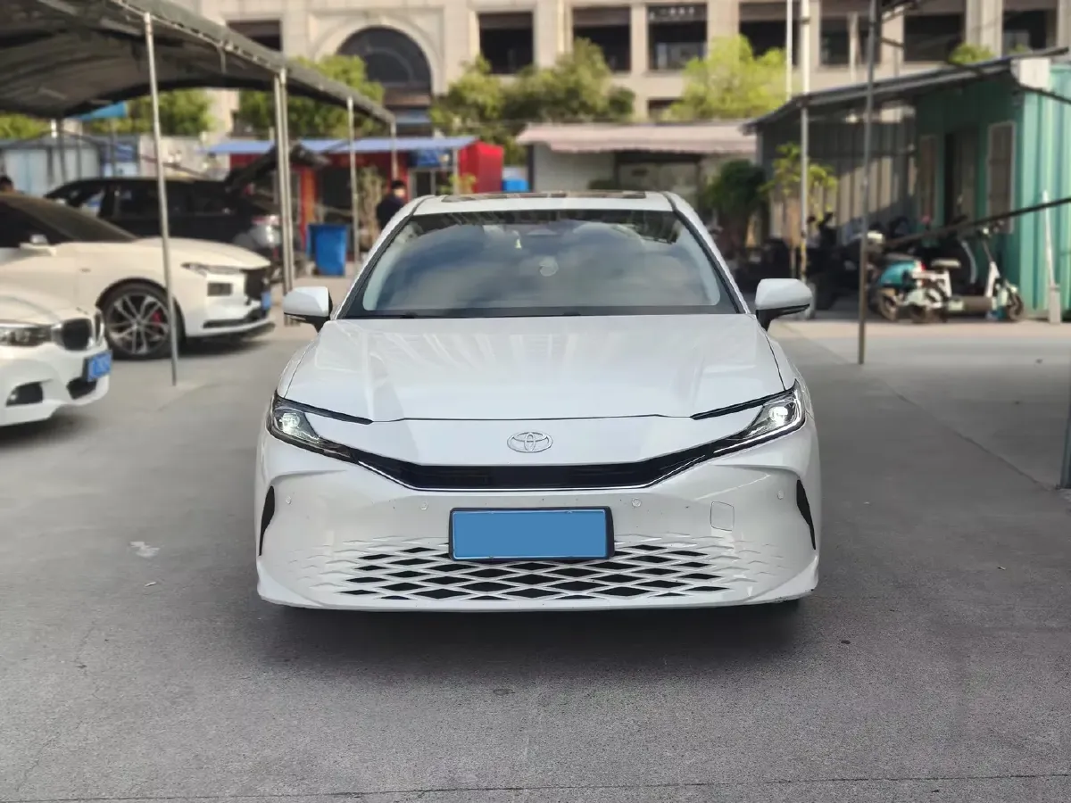 2024 Toyota Camry 2.0L 152HP L4 E-CVT Hybrid,autocango,china used car exporter,china ev exporter,chinese used car exporter,chinese used ev exporter