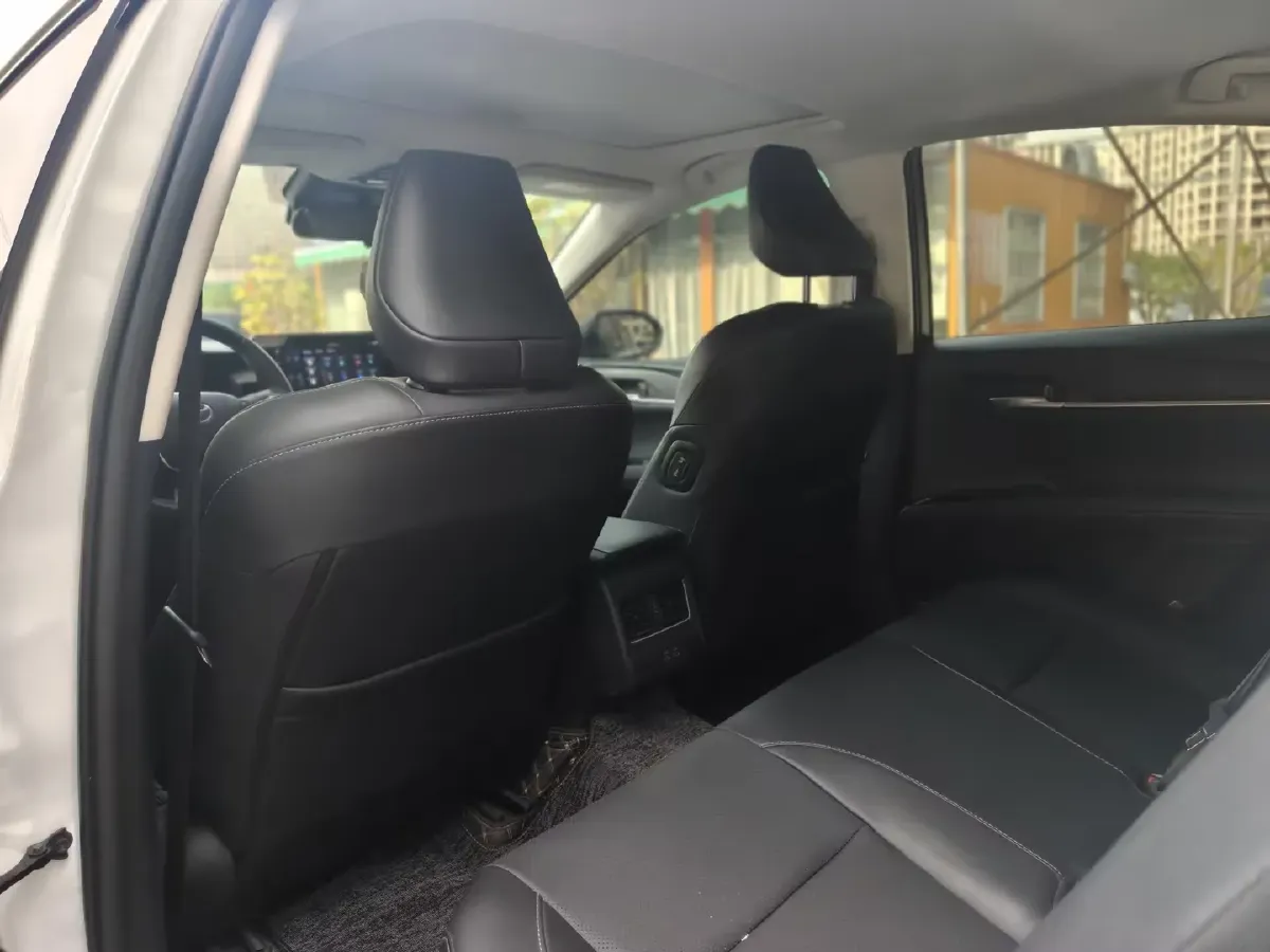 2024 Toyota Camry 2.0L 152HP L4 E-CVT Hybrid,autocango,china used car exporter,china ev exporter,chinese used car exporter,chinese used ev exporter