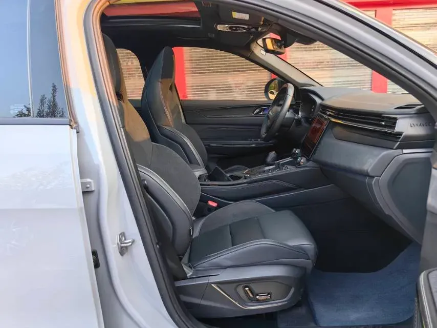 2022 Isuzu Mu-X 2.0T 220HP L4 8AT,autocango,china used car exporter,china ev exporter,chinese used car exporter,chinese used ev exporter