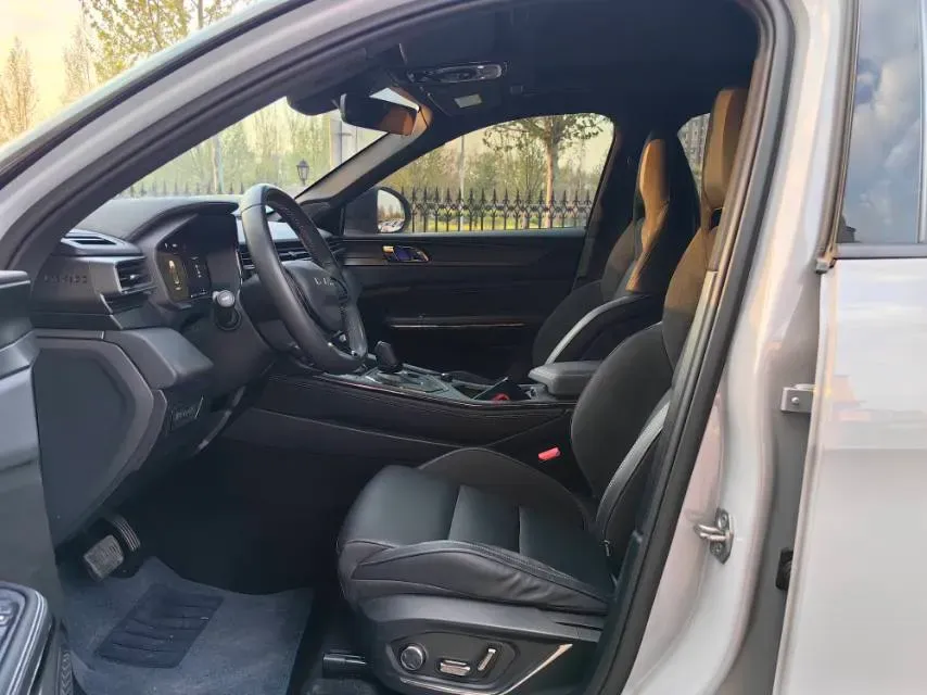 2022 Isuzu Mu-X 2.0T 220HP L4 8AT,autocango,china used car exporter,china ev exporter,chinese used car exporter,chinese used ev exporter