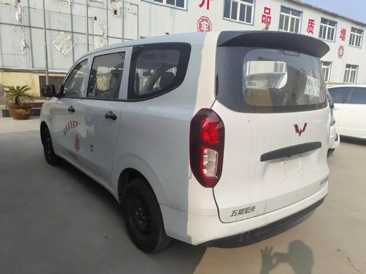 2024 WuLing HongGuang New Energy BEV 32.6KWH,autocango,china used car exporter,china ev exporter,chinese used car exporter,chinese used ev exporter